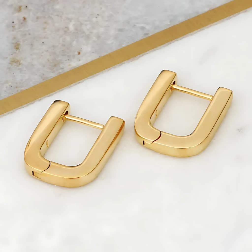 Brinco Argola Ferradura Dourado - Design Exclusivo em Banho de Ouro