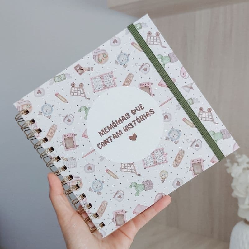 PRONTA ENTREGA | Álbum Scrapbook com Elastico | para + de 50 fotos mini-retrôs  | 30 páginas | tam 18x18