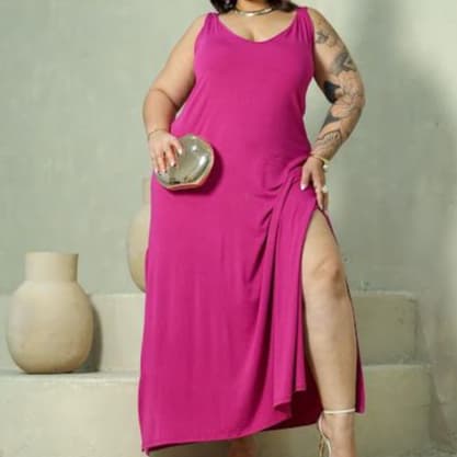 VESTIDO LONGO FUCSIA PLUS SIZE VISCOLYCRA DECOTE EM V COM ABERTURA LATERAL VESTE DO 46 AO 52