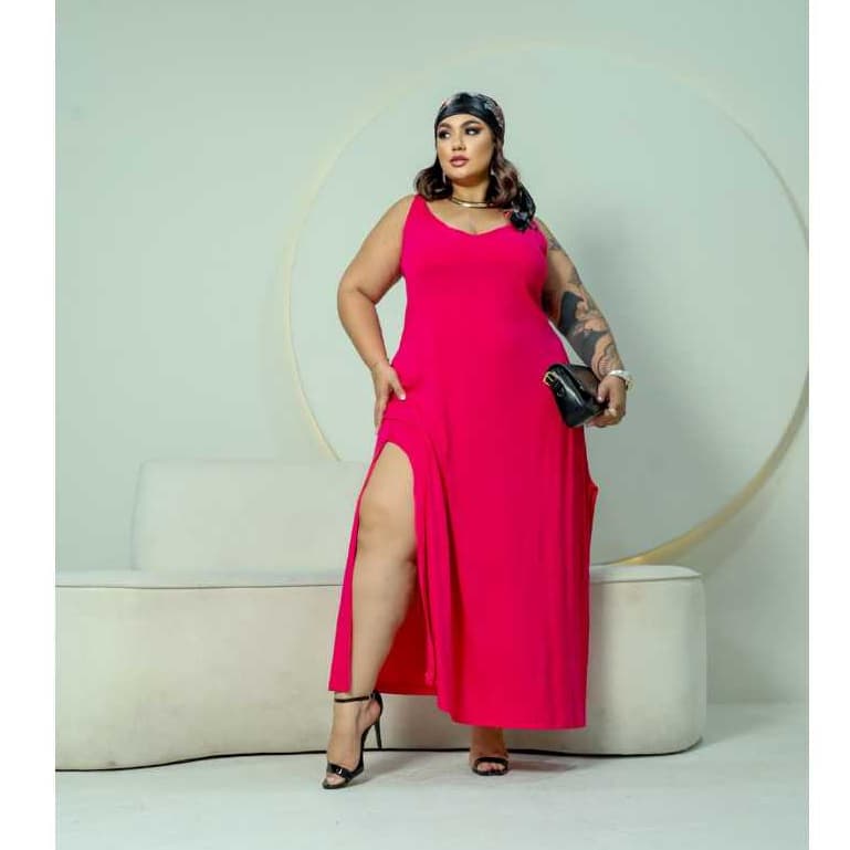VESTIDO LONGO PINK PLUS SIZE VISCOLYCRA DECOTE EM V COM ABERTURA LATERAL VESTE DO 46 AO 52