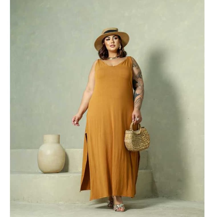 VESTIDO LONGO CARAMELO PLUS SIZE VISCOLYCRA DECOTE EM V COM ABERTURA LATERAL VESTE DO 46 AO 52