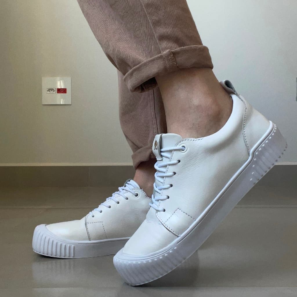 Tênis Feminino Em Couro Legitimo Marca Lirom Casual Conforto Luxo