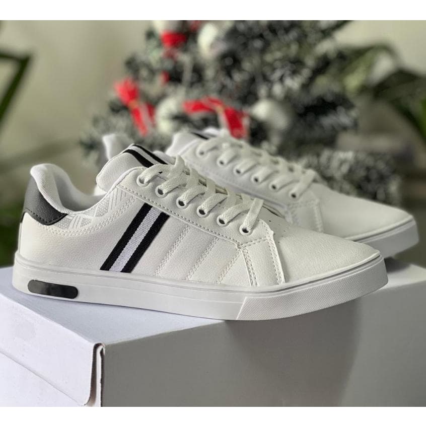 Tenis Branco Detalhe Preto Qualidade Superior SM14