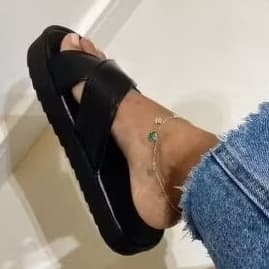 sandália femina flat form super tendencia do momento
