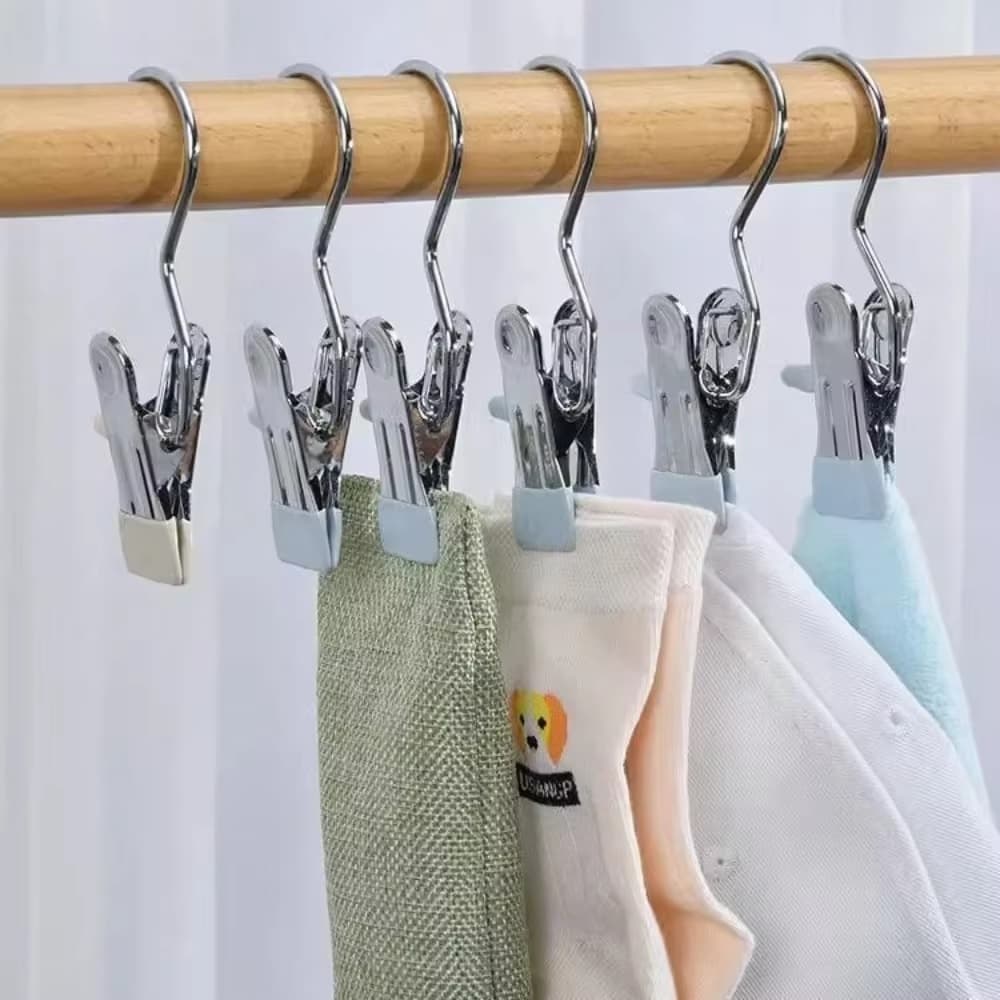 Cabide de Metal com Clipes – Resistente, Antiferrugem e Perfeito para Organizar Roupas e Acessórios.