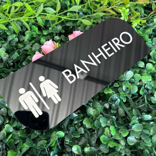 Placa sinalização porta banheiro acrílico luxo