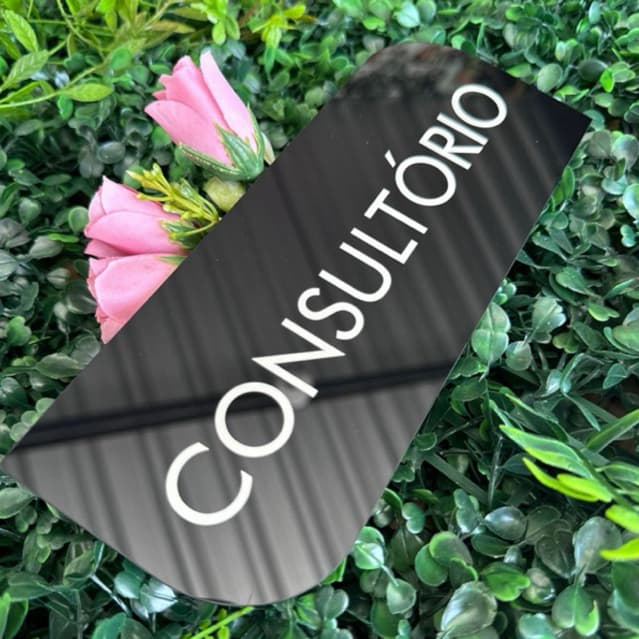 Placa Sinalização de porta Consultório em acrílico espelhado alto brilho