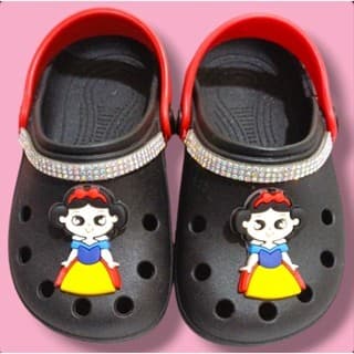 Papete Infantil Babuche Menina Antiderrapante Conforto Princesas Delicada Segurança Sandália