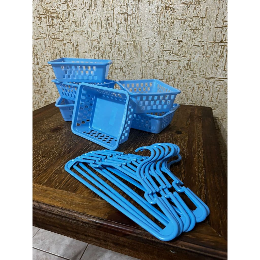 Kit 6 cestos organizadores e 10 cabides! infantil na cor Azul !!