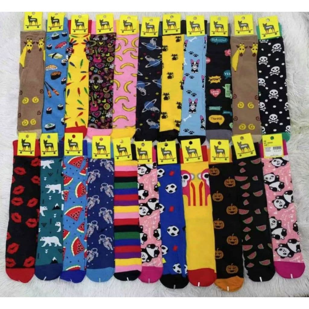 Meias 3/4 multicoloridas sem opção de escolha.