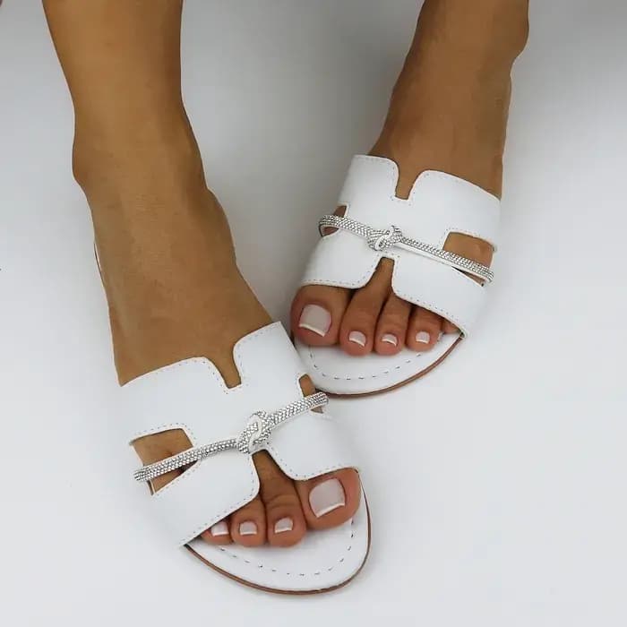 Chinelo Rasteira H Branca com Tiras Brilhantes
