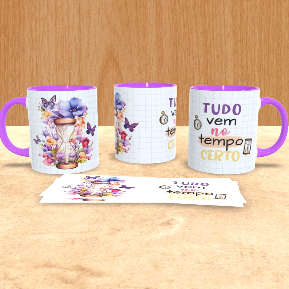 caneca branca 325ml personalizada com flores e borboletas e frase tudo bem no tempo certo lilás roxa