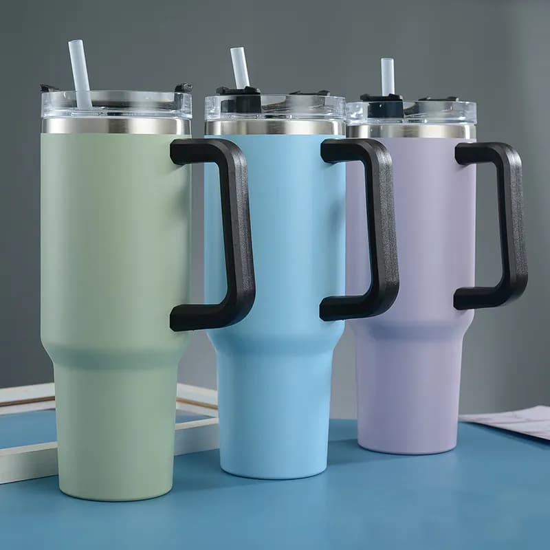 Caneca Térmica 900ML Com Tampa Aço inox mantem bebida gelada