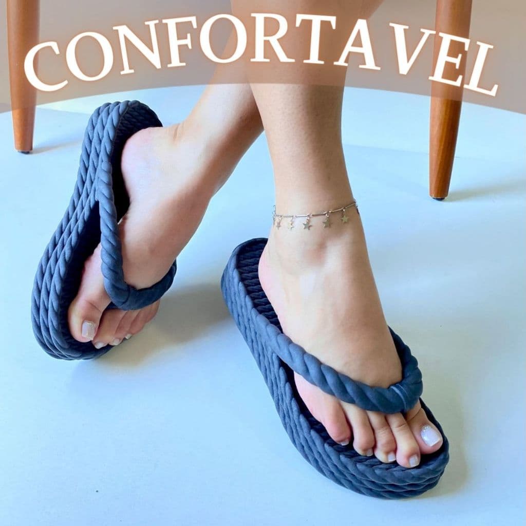 Tamanco Ortopédico 3 Tiras: Elegância e Suporte em Cada Caminhada!
