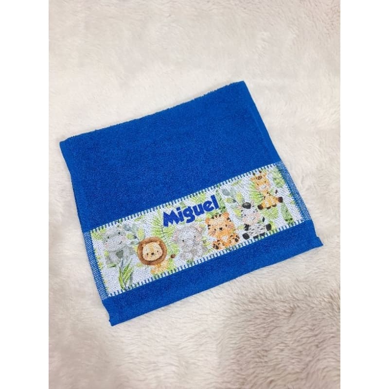 Toalhinha personalizada com tema e nome/  escolar/ creche/ volta as aulas/ infantil