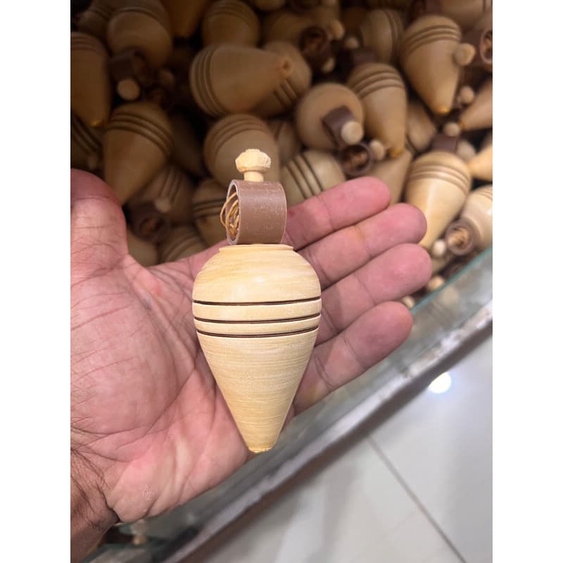 Pião Peão Brinquedo de Madeira com Argola Classico