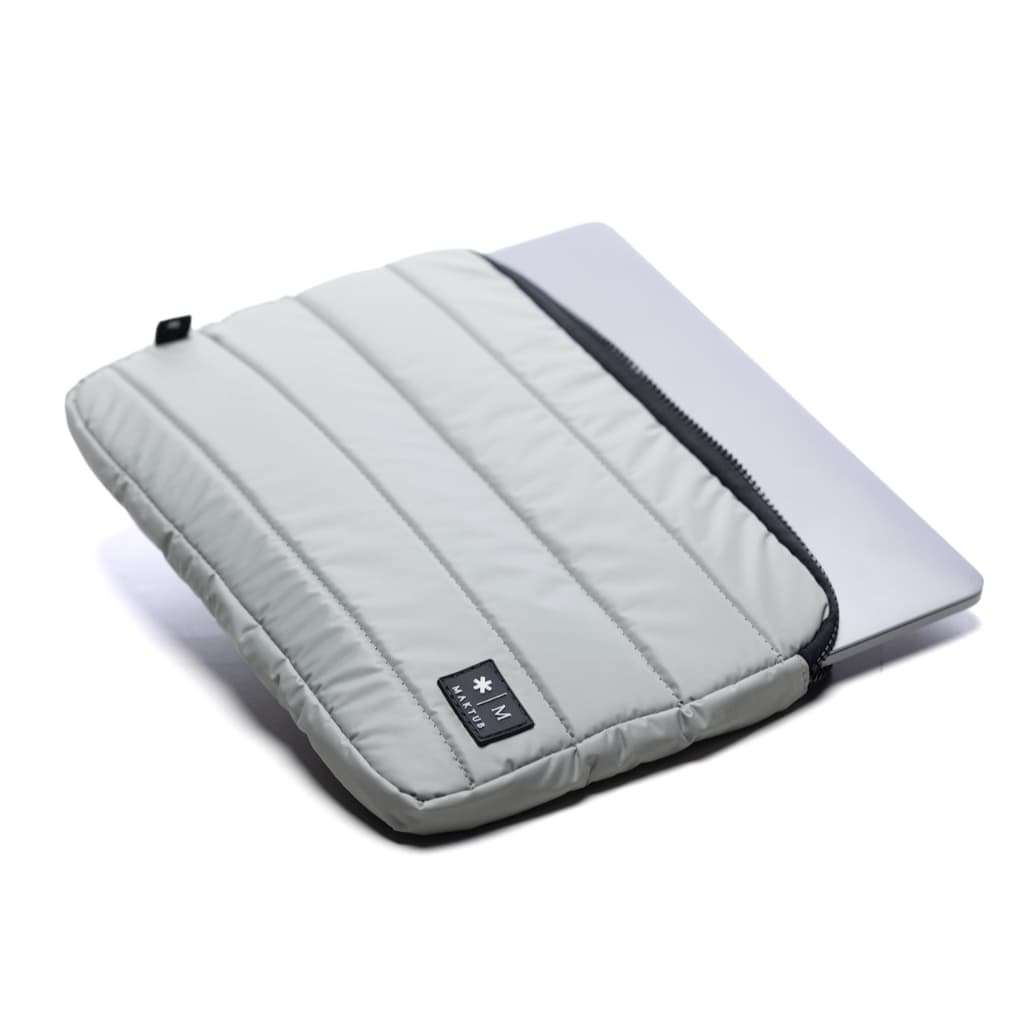 Capa Maktub para MacBook Air 13,3 pol. M1 M2 M3 e M4 em Nylon 33 x 22 cm