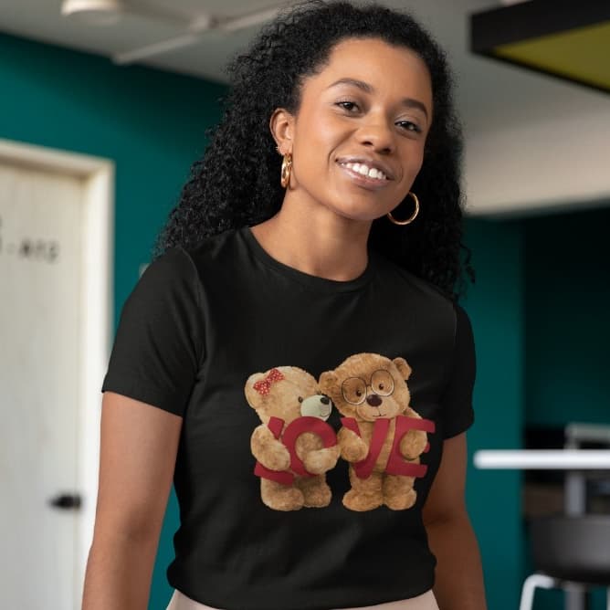 Camiseta feminina preta tecido premiun estampa de ursinho love