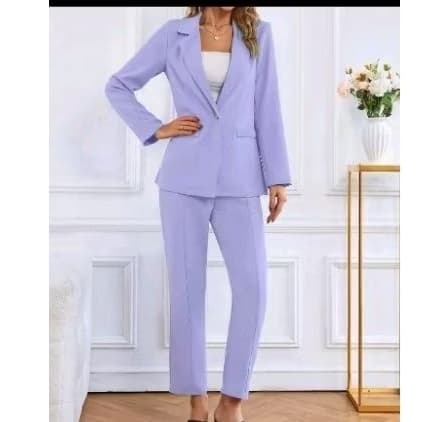 Conjunto de Terno Feminino Lilás Alfaiataria -Tamanho G - Elegância e Poder em um Só Look!