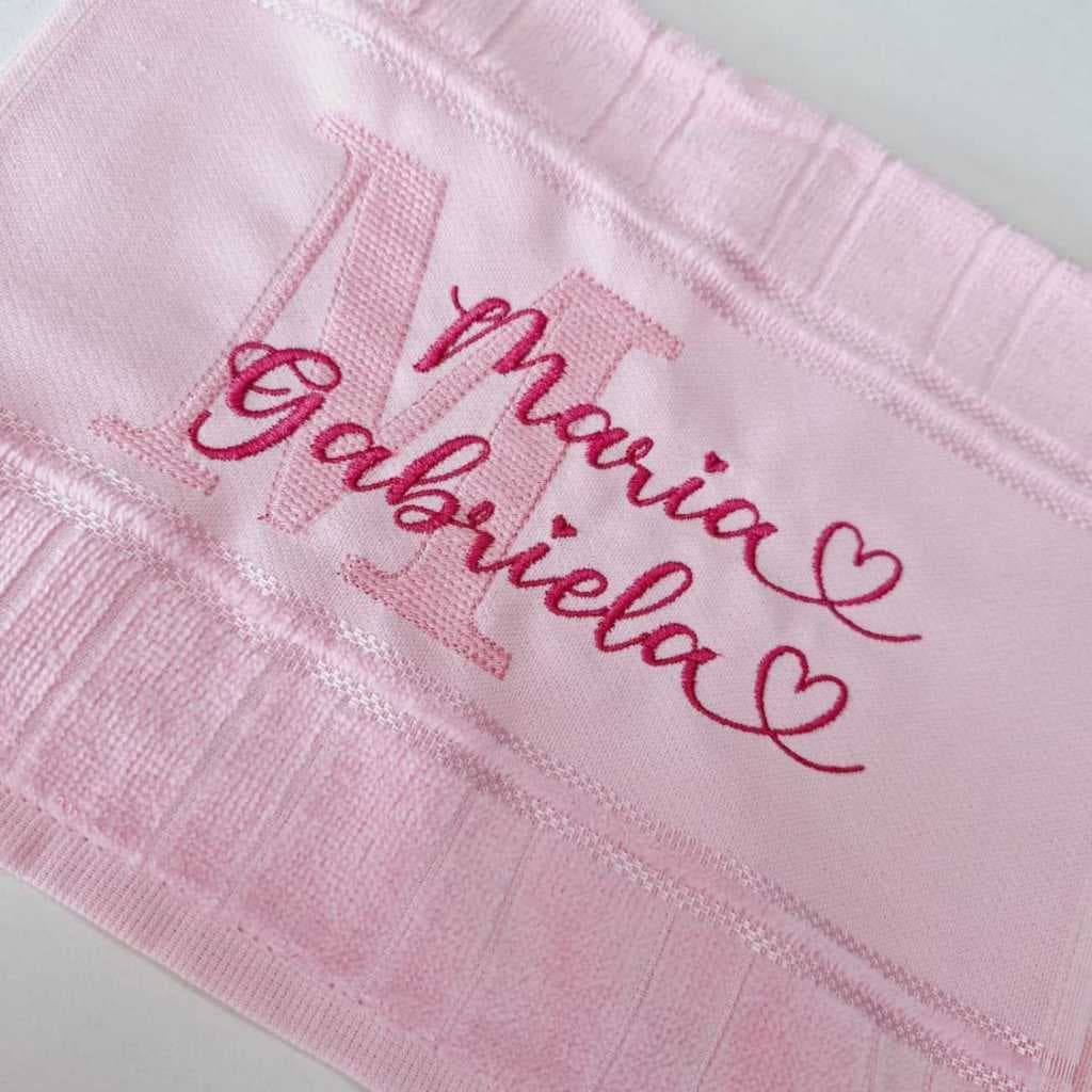 Toalha de Boca  Aveludada Com Bordado Personalizado Letra Inicial E Nome Dia dos Professores