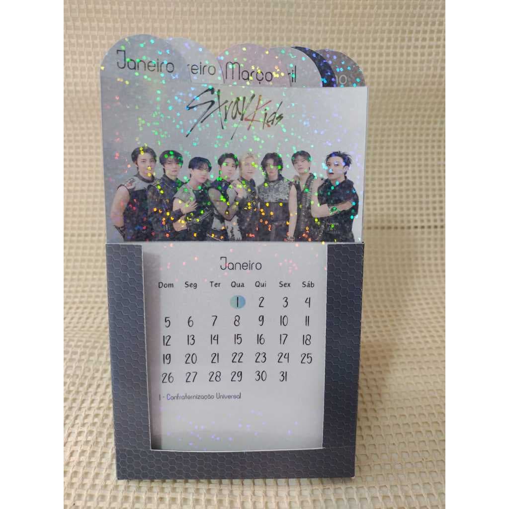 Calendário de Mesa 2025 com foto Stray Kids - Personalizado