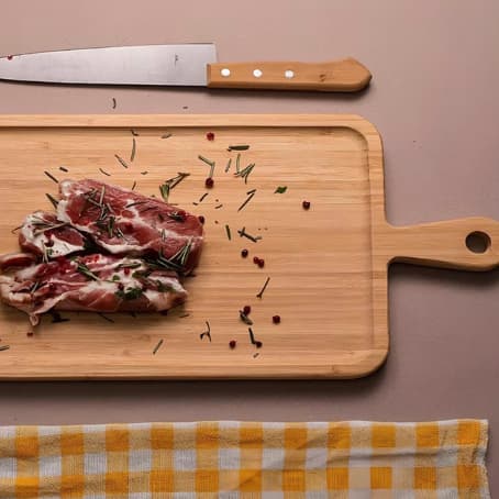Tábua de Corte em Bambu 49x23cm P/ Servir Churrasco Carne Multiuso