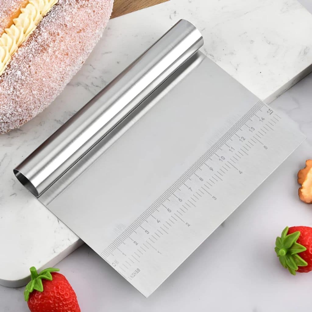 Kit 2 Raspador Espátula Em Inox Prática De Massa Com Cabo Tubular 15 cm Inoxidável Multiuso para Cozinha com Régua Luca
