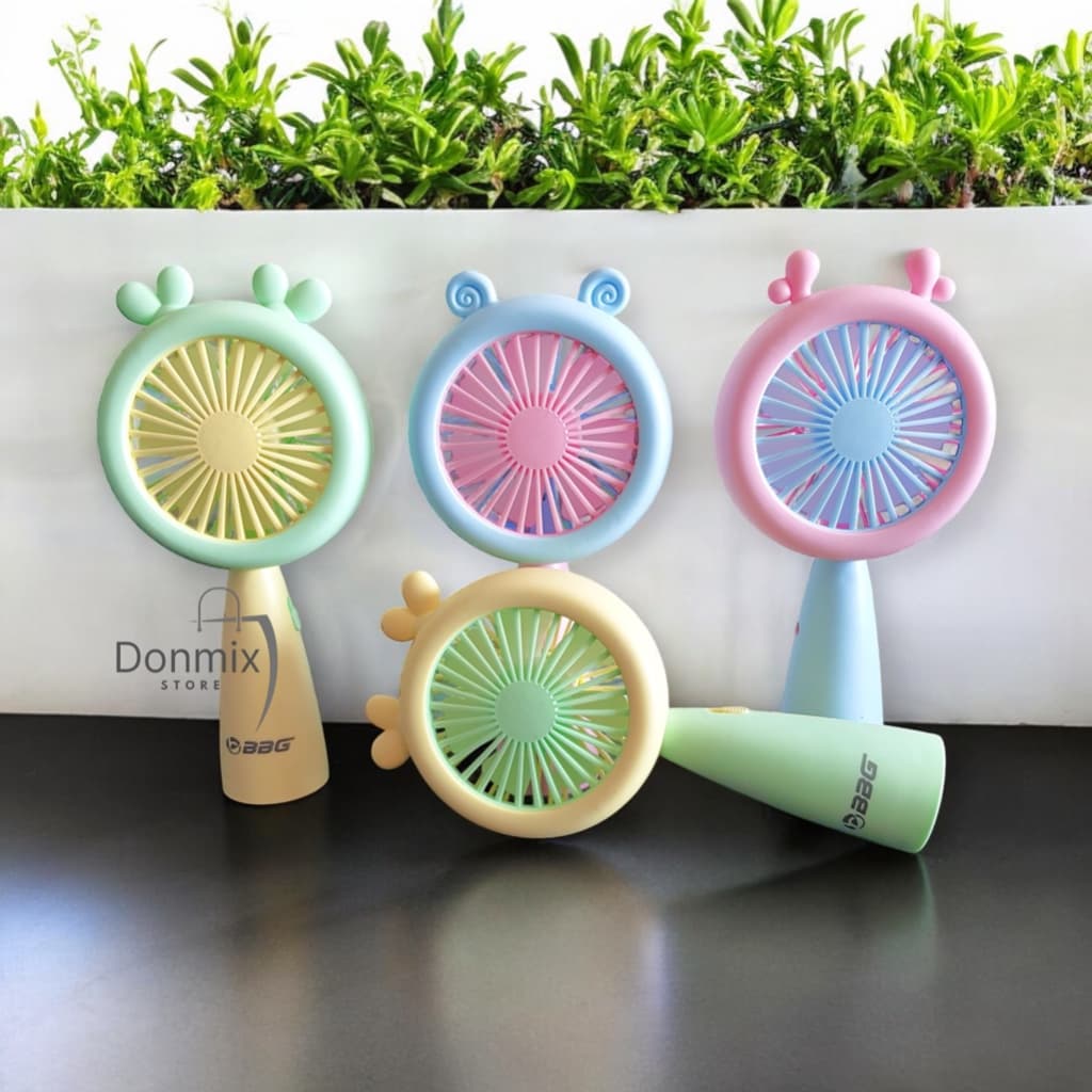 Mini Ventilador Portátil de Mão Mesa com Luz Led Recarregável Cílios Maquiagem Verão Usb Colors