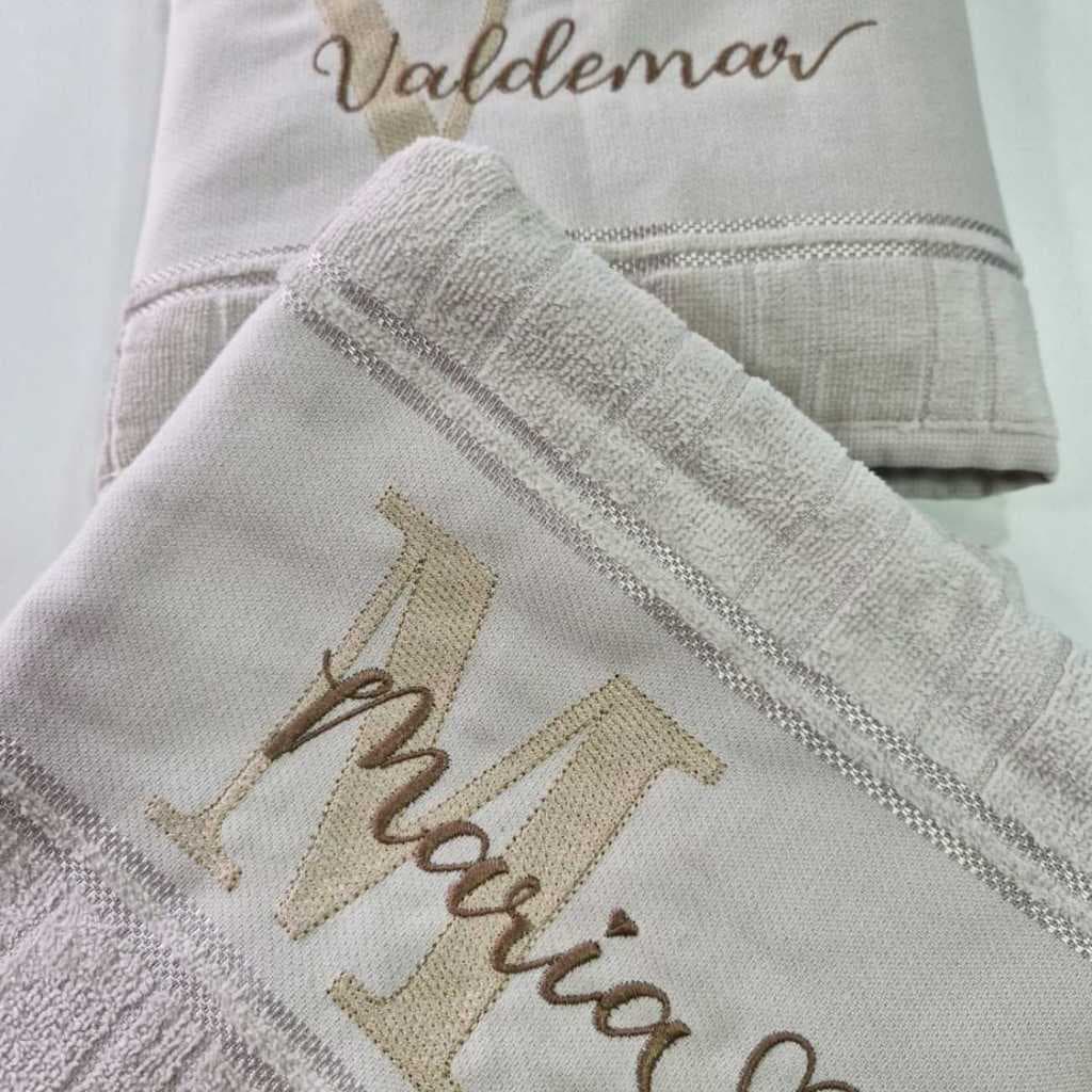 Kit Casamento Com 2 Toalhas de BANHO Personalizadas Com Bordado de Letra Inicial e Nome