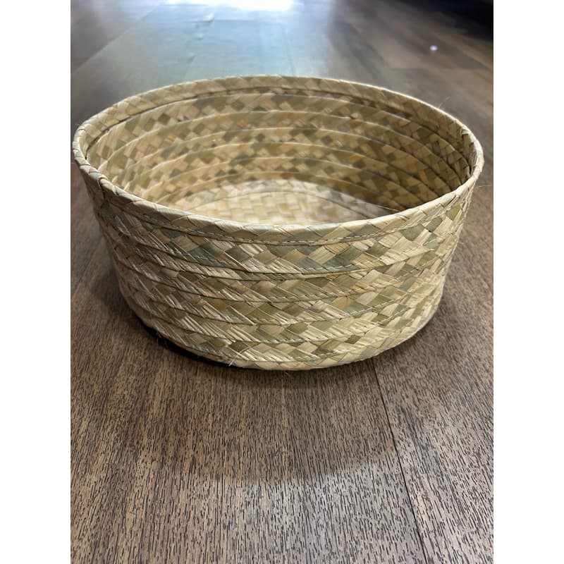 Cesta redonda Cachipot de palha natural fundo MDF 25x10 decoração e organizador