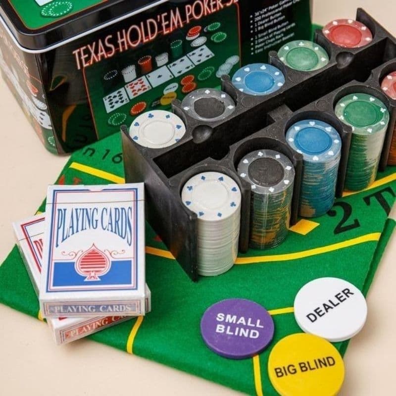 Kit Jogo De World Poker Com 200 Fichas/Peças + 2 Baralho + Feltro Jogo Profissional Em Lata