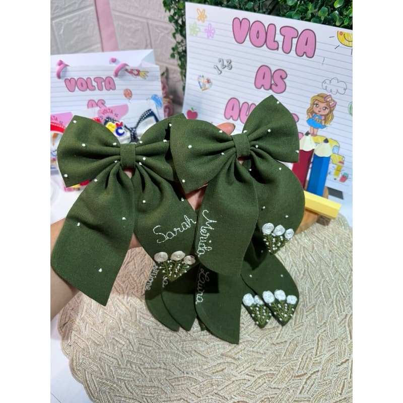 Laço de daminha em linho bordado e personalizado daminha,batizado ou infantil
