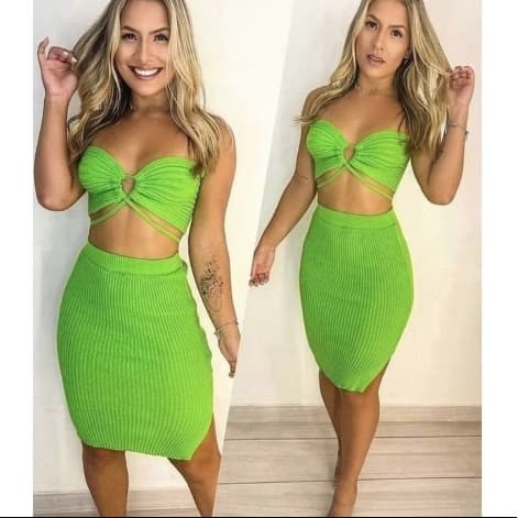 Conjunto Feminino Top de Amarrar e Saia Mídi Tricô Tendência do Verão