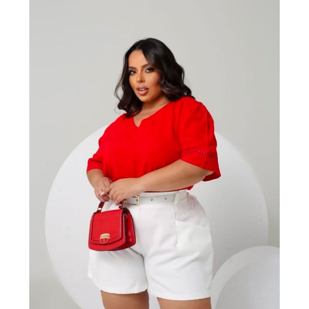 Blusinha Plus Size Vermelha com Bordado nas Mangas