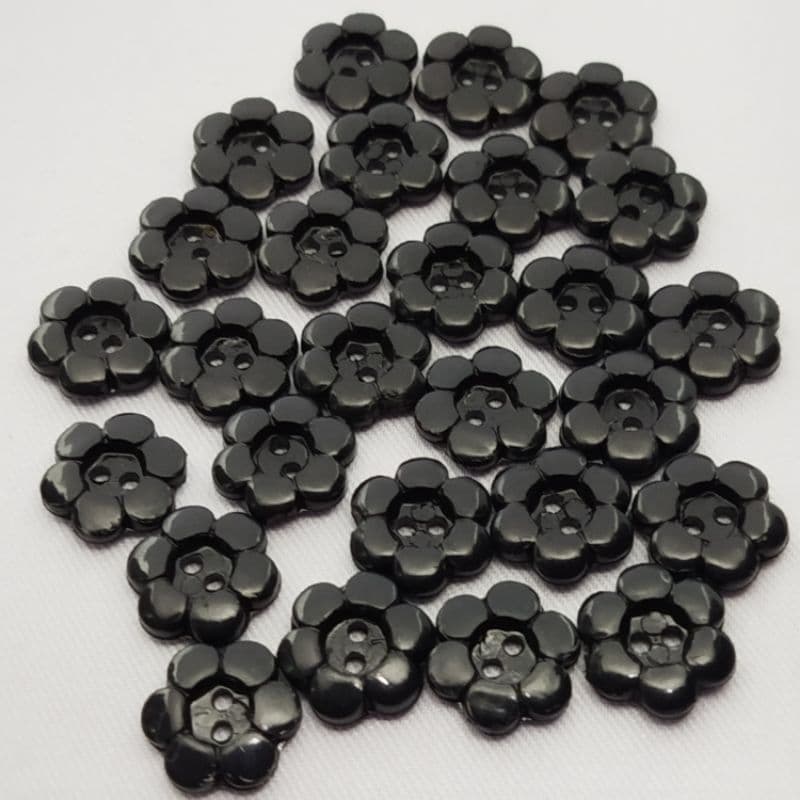 Botão Botões flor Negra 1,5 cm Cod: Prat7/4 Cx1 Pet2