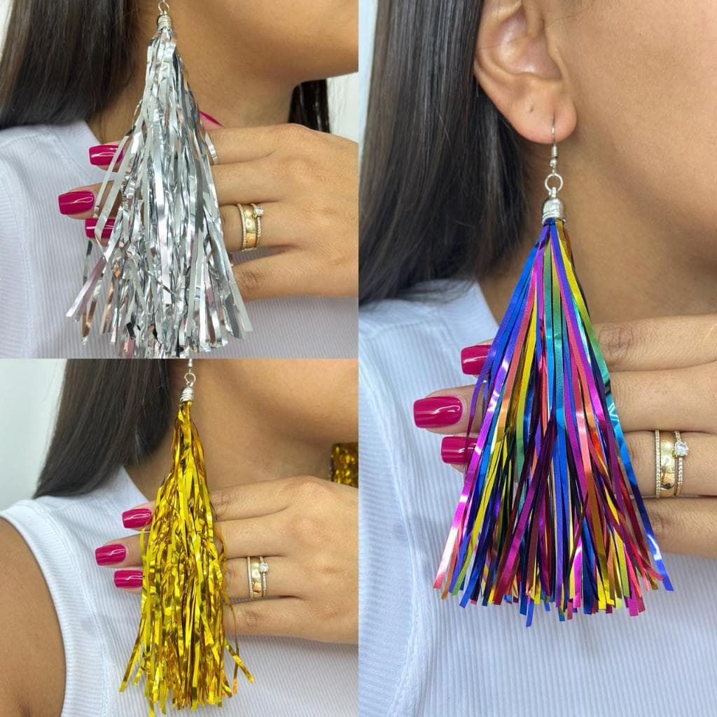 Brinco de Carnaval com fitas coloridas - Disponível nas cores: Dourado, Prateado e colorido