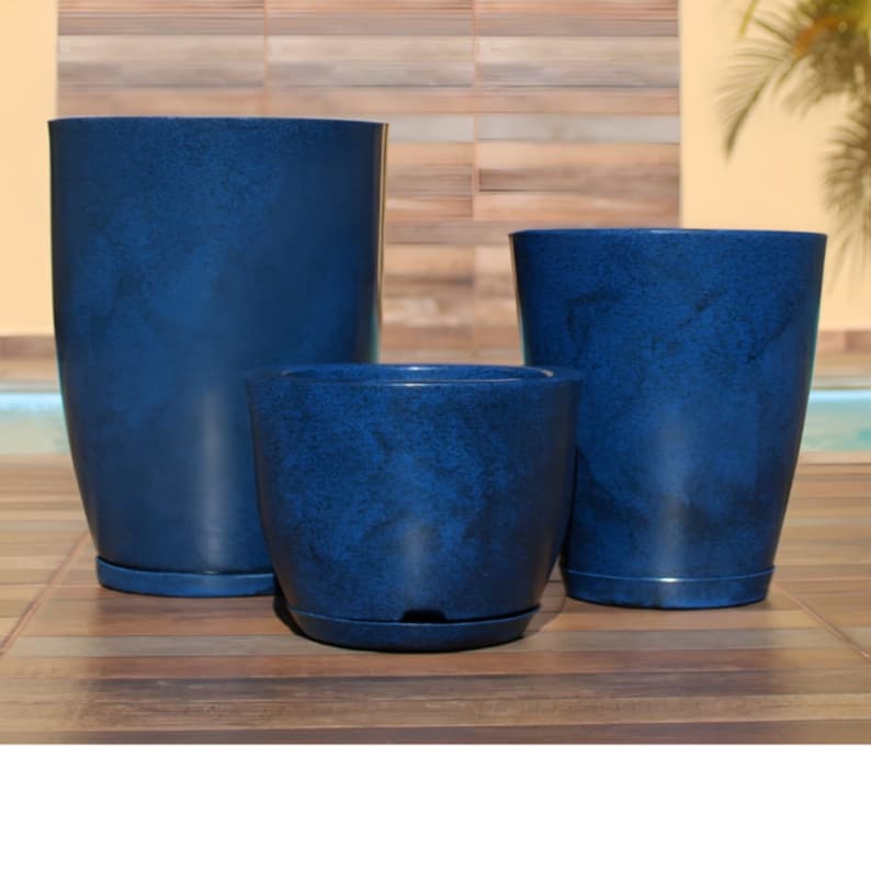 Kit 3 Vasos Decorativos Planta ou Flor Polietileno Coluna Lisa N1 N2 + Bojo N1 Com Pratos + BRINDE