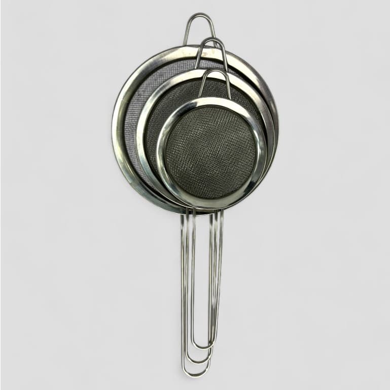 Kit com 3 Peneiras Inox de Cozinha – Tamanhos Variados para Suco, Chá e Farinha