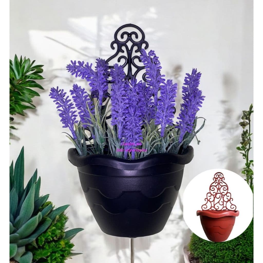Arranjo Decorativo: 2 Buquês de Lavanda com Vaso de Parede Arandela