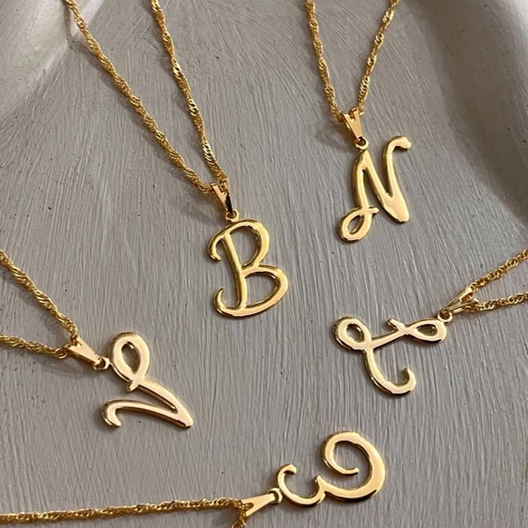 Colar Letra Pingente Inicial Nome Feminino Folheado a Ouro 18k ou Aço Inoxidável