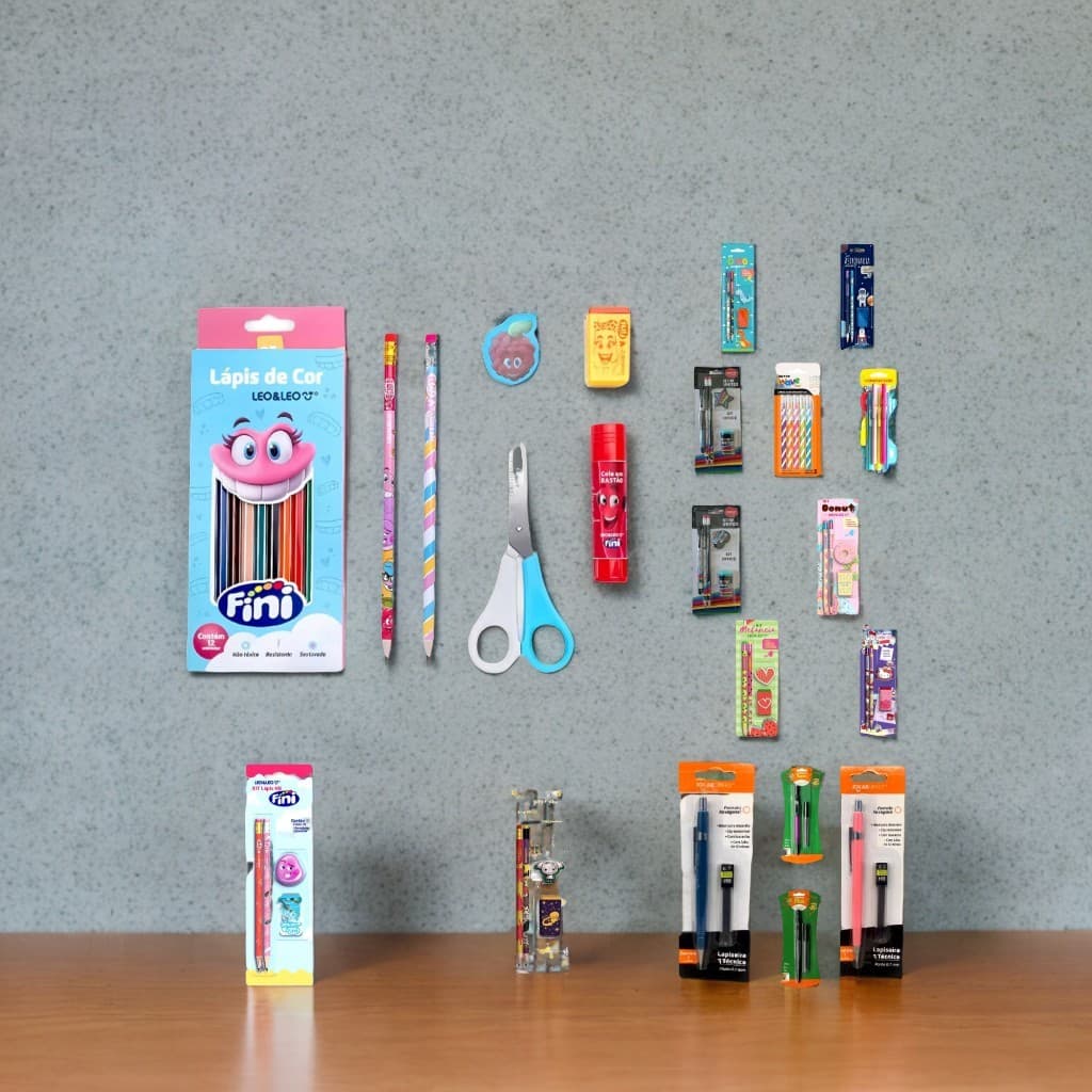 Kit Escolar Leo & Leo Fini, Astronauta,  Hello Kitty, Melancia e Diversos