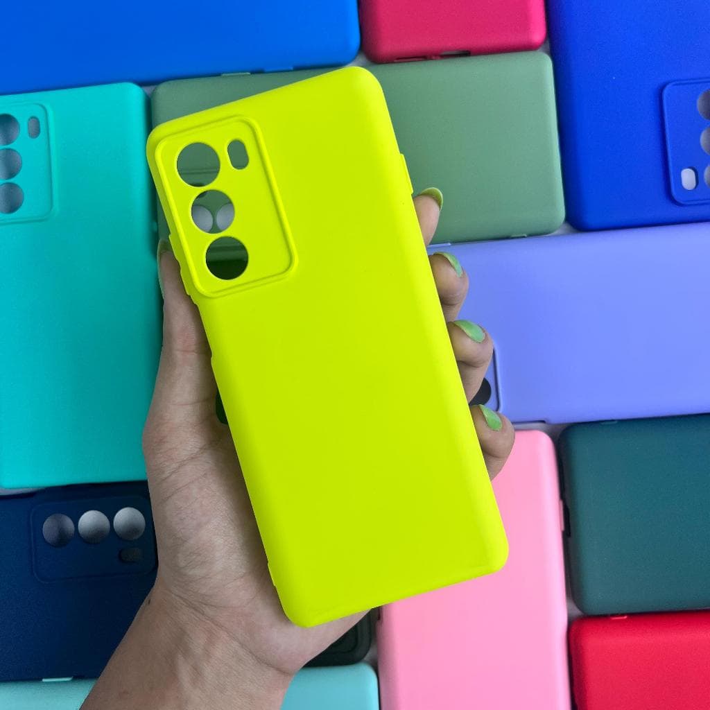 Capinha Para Motorola Moto G200 / Capa Case Silicone Aveludada Colorida Forrada (CF26)