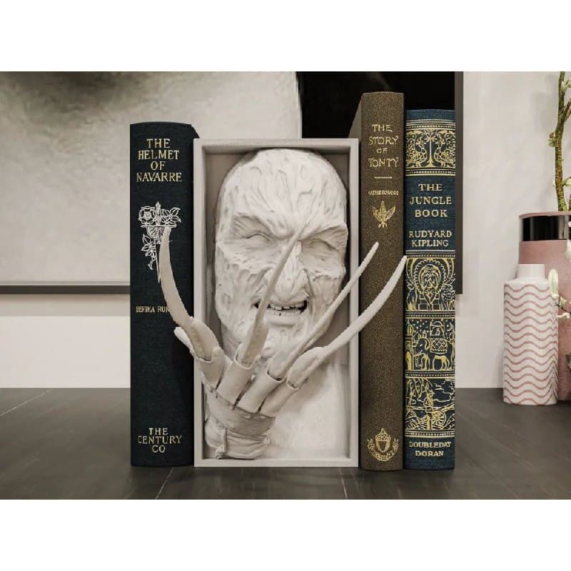 Recanto de livro Book Nook Freddy Krueger Janson Sexta Feira 13