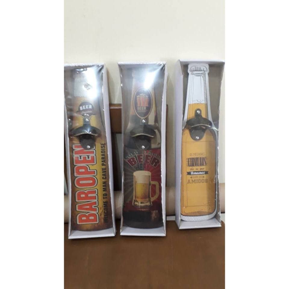 abridor de garrafas de suporte de parede em formato de garrafas