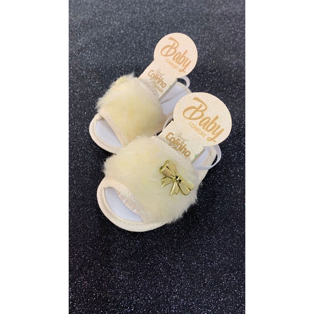 Sapatinho de bebê recém nascido - Pantufinha Marfim c/ Lacinho dourado