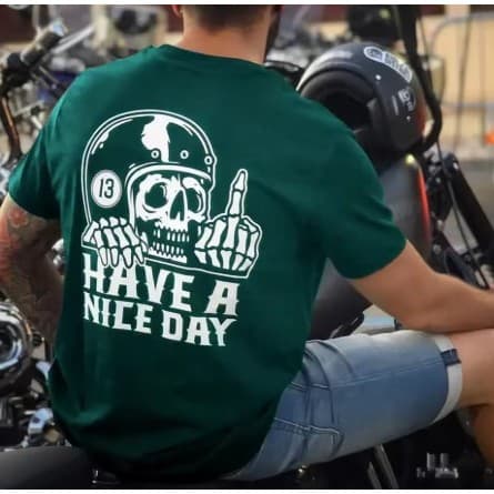 Camiseta Caveira Motoqueiro Estampa Nas Costas Dedo Tenha Um Bom dia Novo!