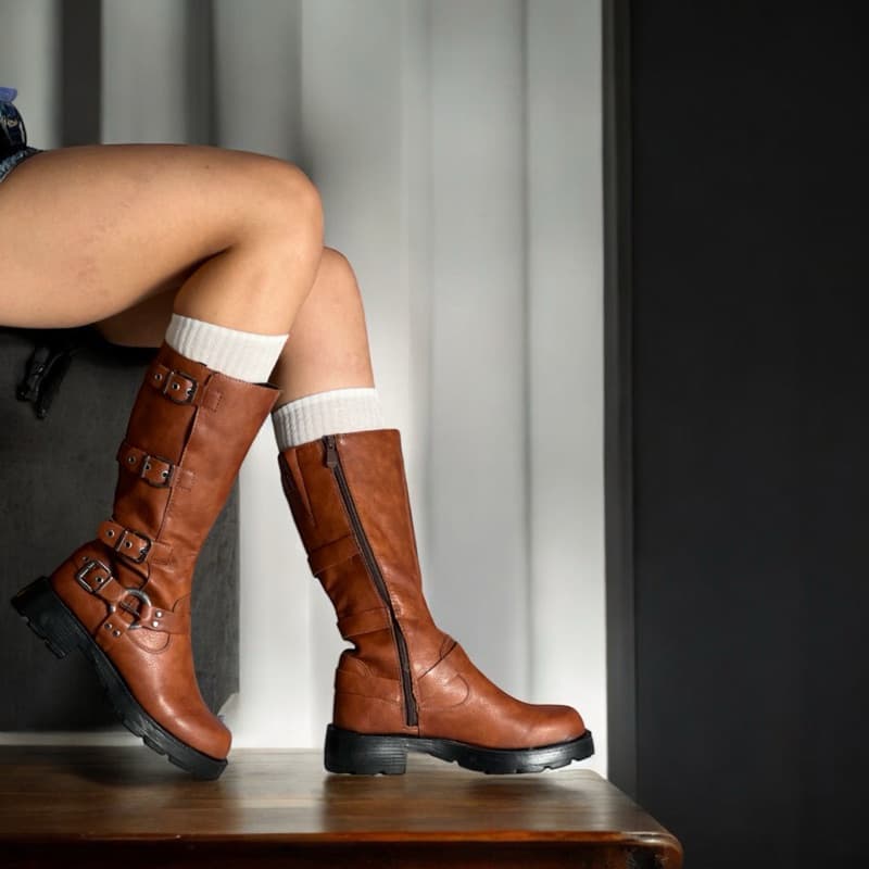 BOTA BIKER,VOLTADA A ORIGEM DOS MOTOCICLISTAS,MAIS CAIU NO GOSTO E SUPER USADAS POR TODAS MULHERES QUE AMAM MODA.