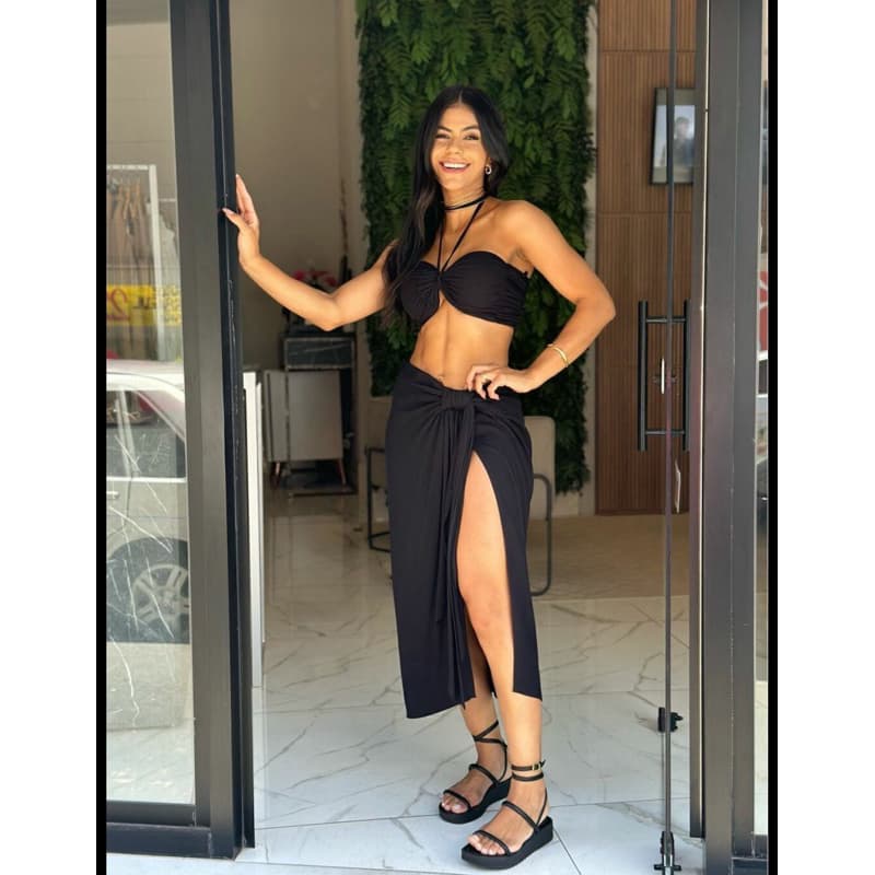 conjunto praiana com amarração no pescoço duas formas de uso com fenda na lateral moda praia verão midi moda feminina