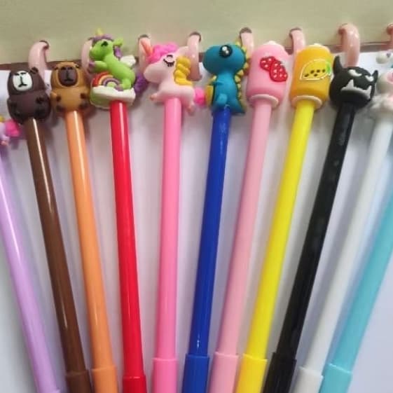 Caneta de gel ponta fina colorida com decoração emborrachada na ponta 2 unidades
