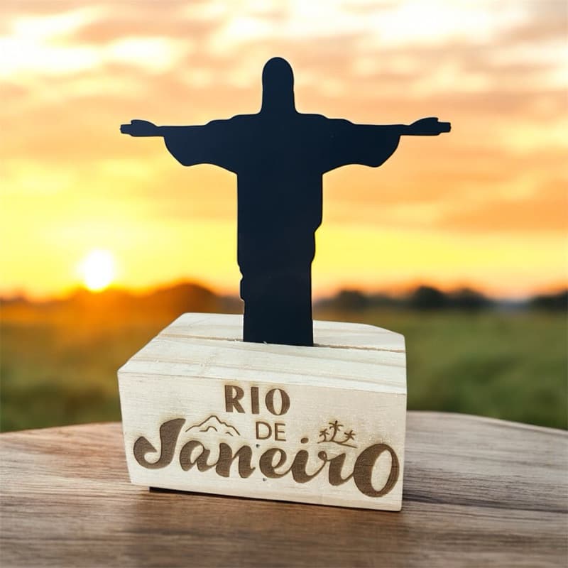 Palavra simbolo totem trofeu enfeite decorativo recordação Rio de Janeiro Cristo redentor Jesus Brasilidade carioca